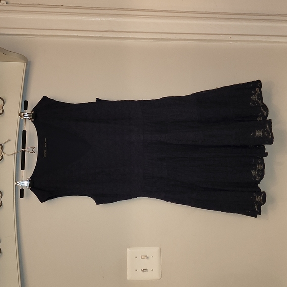Zara Basic V-neck Dress. - Picture 2 of 8